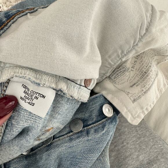 Vintage Levi's Mens 501s Light Wash Straight Leg Jean Button Fly Denim 33 x 30 - Picture 4 of 12